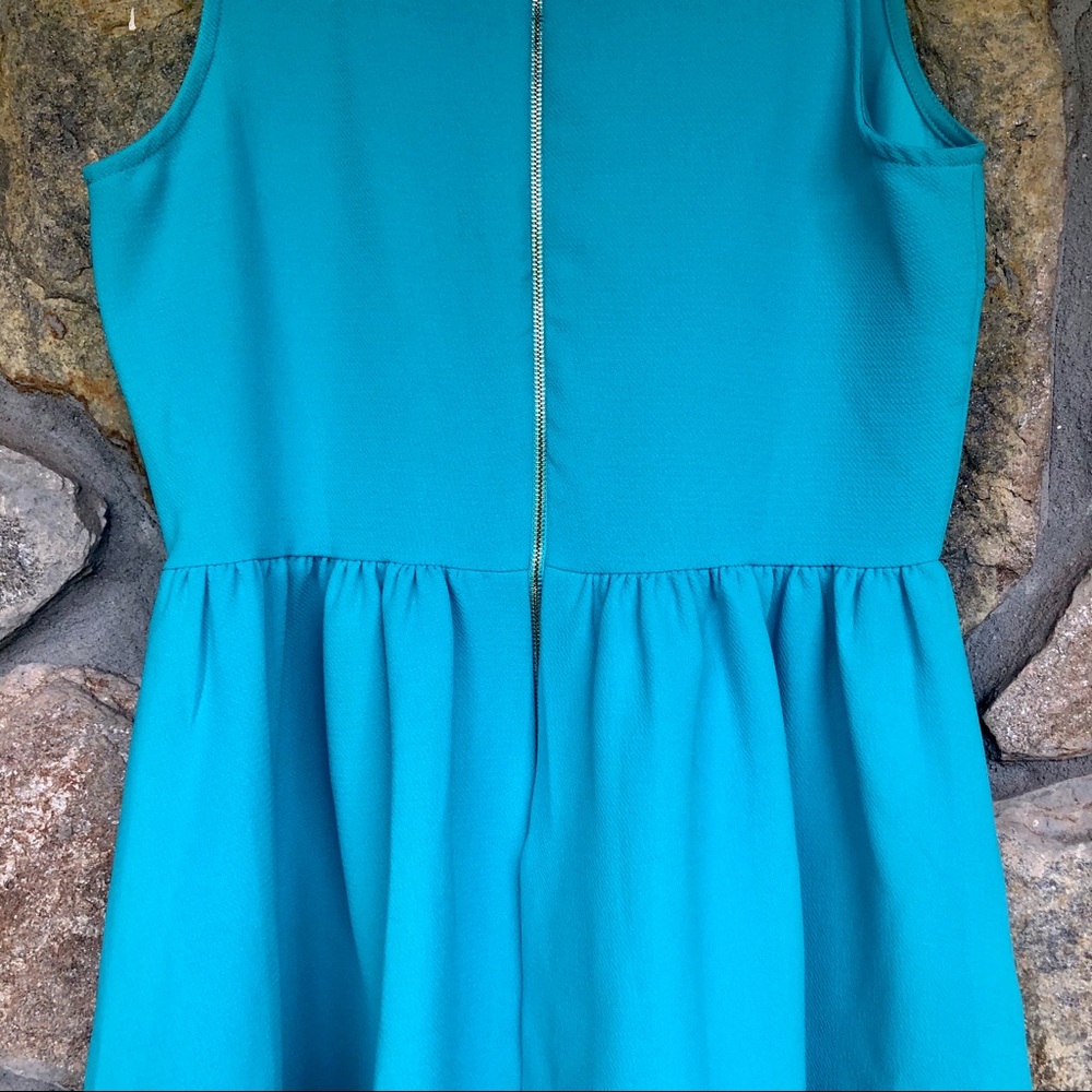 Everly Split Neck Dress - Picture 9 of 10